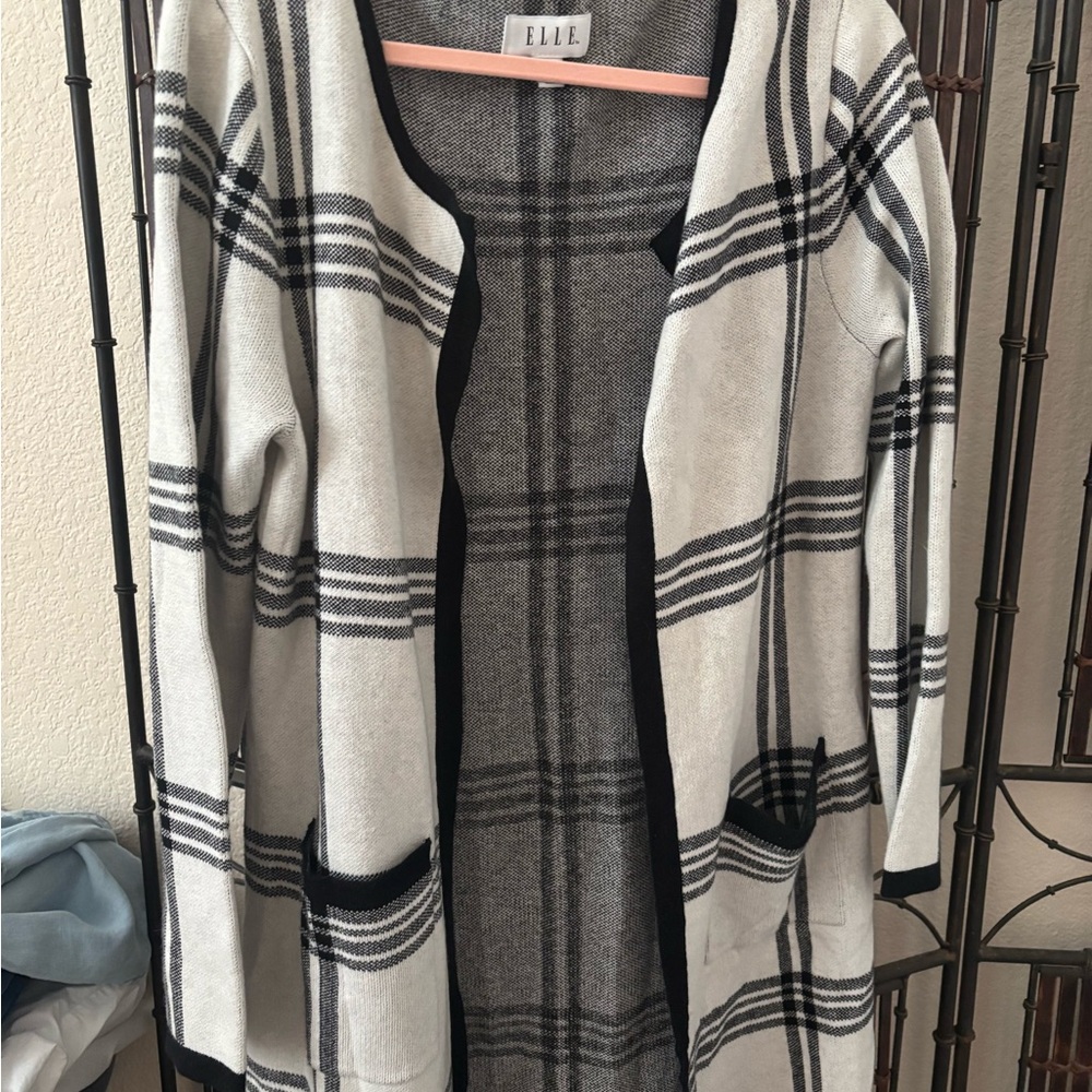 Elle Women's Plaid Cardigan - Black and Cream